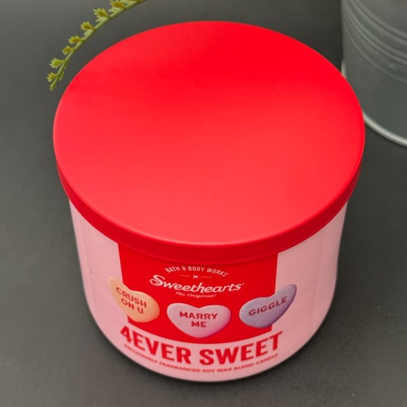 BBW 4ever Sweet Bath & Body Works x Sweethearts 3 Wick Candle - Picture 4 of 10
